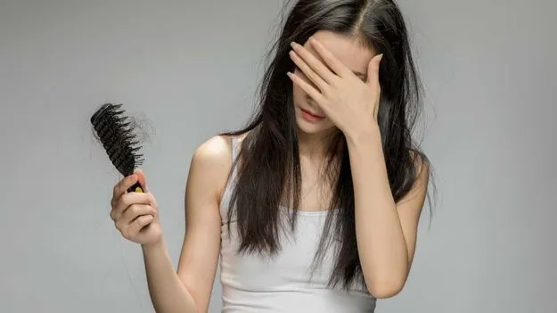 Winter Hair Fall Reasons: శీతాకాలంలో జుట్టు ఎక్కువగా రాలిపోవడానికి కారణాలు ఇవే.!