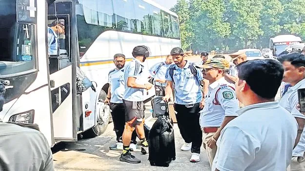 భువనేశ్వర్‌కు భారత్‌, దక్షిణాఫ్రికా క్రికెటర్లు  