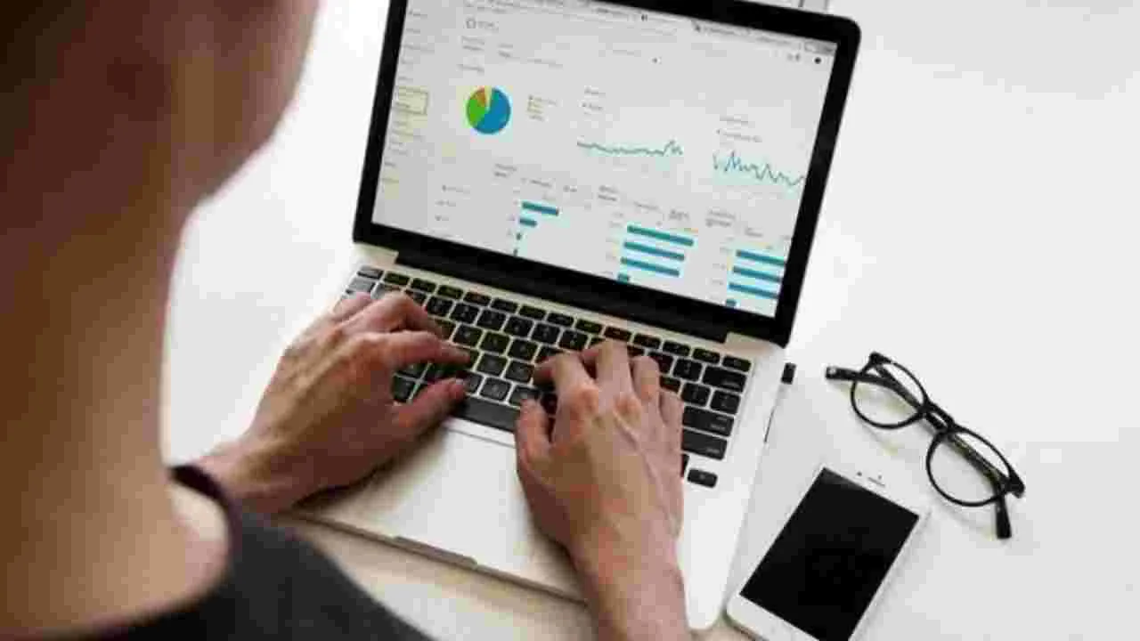 IT Layoffs: 35 ఏళ్ల వయసులో జాబ్ పోయింది.. ఇద్దరు పిల్లలు.. ఇప్పుడెలా? టెకీ ఆవేదన 