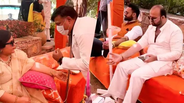 Wedding - IV Drips: పెళ్లిళ్లల్లో అతిథులకు సెలైన్.. ఇదేం ట్రెండ్ దేవుడా!