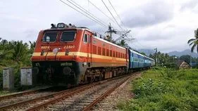 IndiGo Crisis - Special Trains: ఇండిగో విమానాల రద్దు.. ప్రయాణికుల కోసం ప్రత్యేక రైళ్లు సిద్ధం