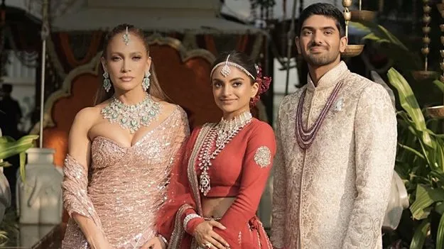 Jennifer Lopez: ఉదయ్‌‌పుర్ వేడుకలో మెరిసిన జెన్నిఫర్ లోపెజ్.. ప్యాకేజీ ఎంతంటే..