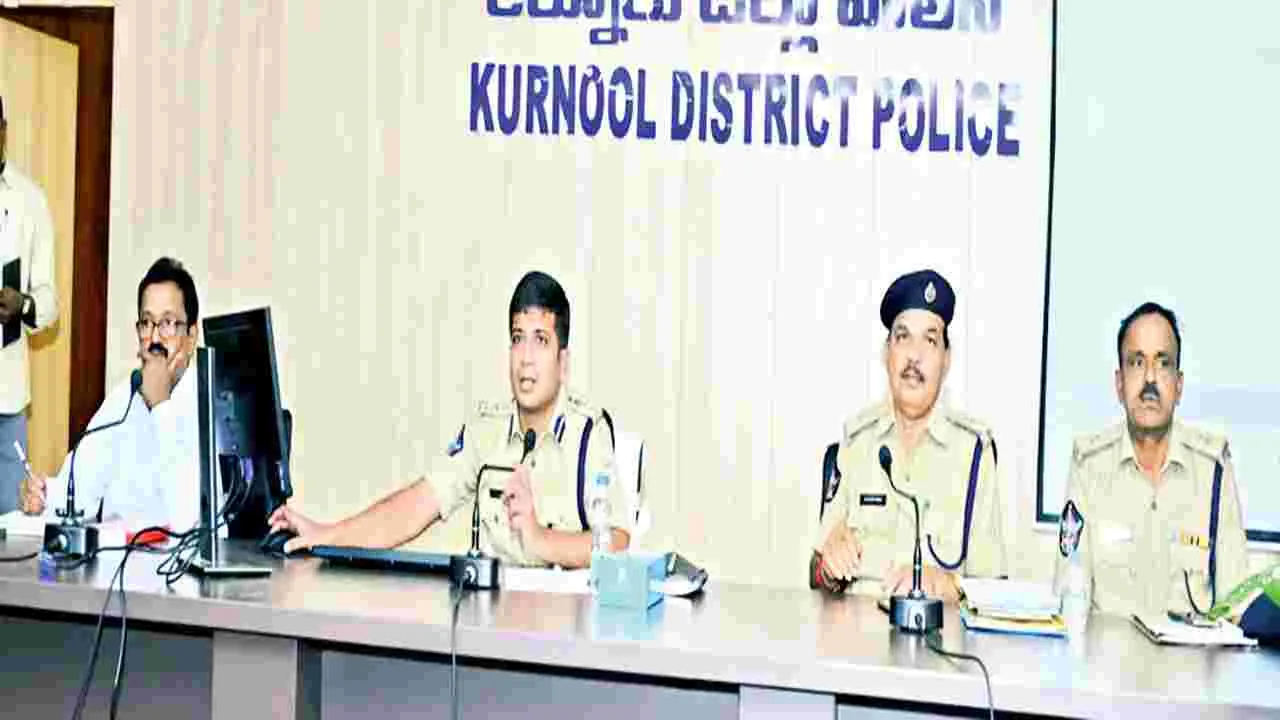 సైబర్‌ నేరాలను నియంత్రించాలి