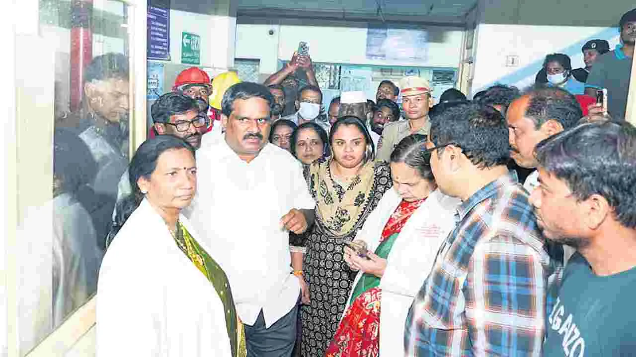 ఆస్పత్రిలో అసలేం జరుగుతోంది?