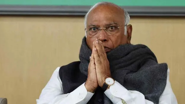 Congress: ఢిల్లీ CWC సమావేశంలో ఖర్గే తీవ్ర వ్యాఖ్యలు