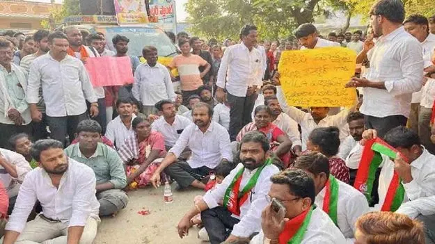 Kodada Rajesh Death: కోదాడ గాంధీనగర్‌లో టెన్షన్ వాతావరణం