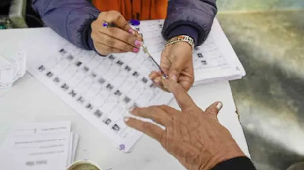 Local Body Elections: ఏకగ్రీవాలు చేసేందుకు గ్రామ పెద్దల చర్చలు