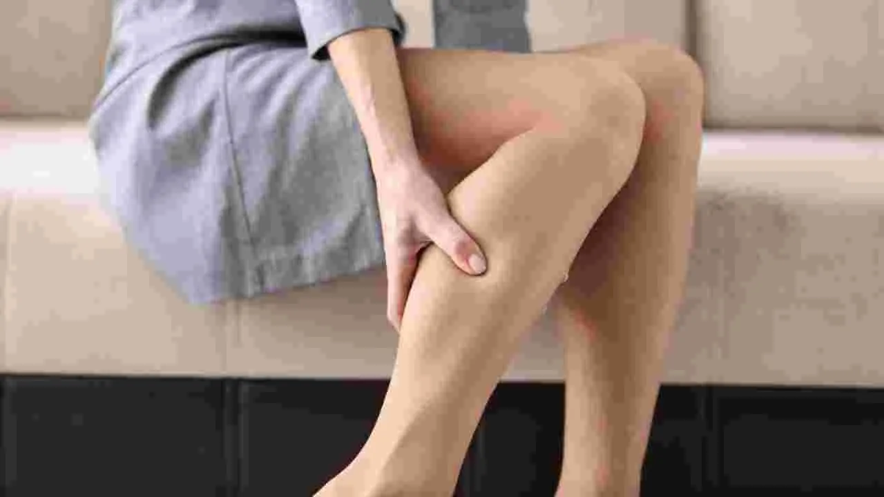 Leg Pain Causes: ఏ విటమిన్ లోపం వల్ల కాళ్ళ నొప్పులు వస్తాయో తెలుసా?