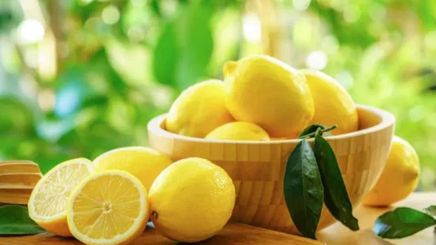 Tips To Store Lemons: నిమ్మకాయలు త్వరగా చెడిపోకుండా ఉండాలంటే.. ఇలా నిల్వ చేయండి.!