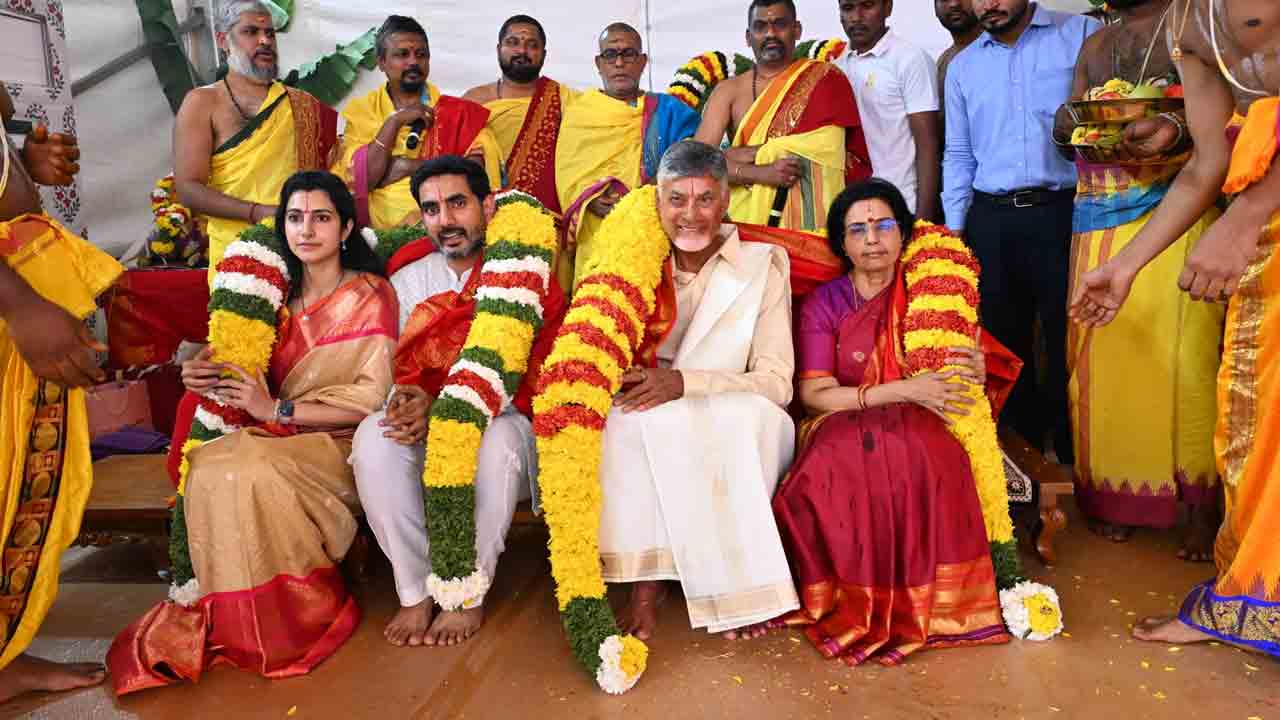 CM Chandrababu: రుద్రాభిషేకం నిర్వహించిన సీఎం చంద్రబాబు కుటుంబ సభ్యులు