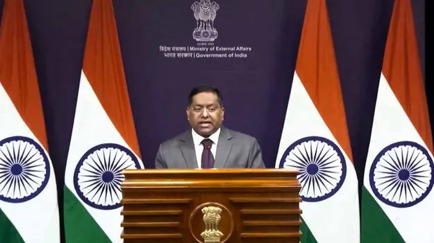 MEA: చైనా ప్రయాణాల్లో జాగ్రత్తలు తీసుకోండి.. భారత విదేశాంగశాఖ తాజా సూచనలు