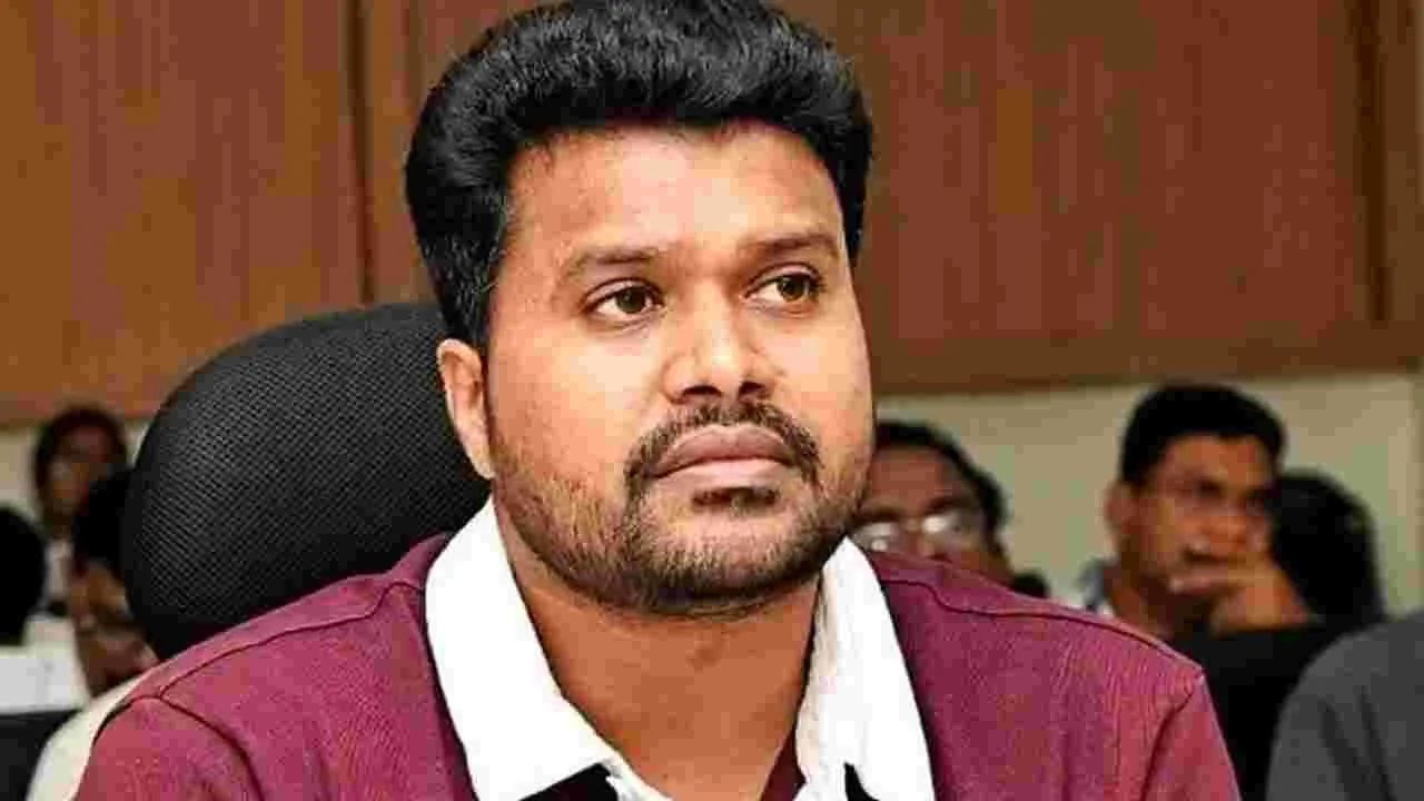 BR Ambedkar Konaseema: కలెక్టర్‌కు తృటిలో తప్పిన ప్రమాదం.. 