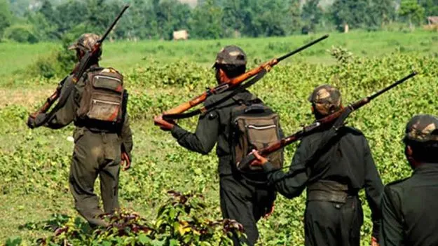 Contractor Kidnapped: కాంట్రాక్టర్, గుమస్తాను కిడ్నాప్ చేసిన మావోయిస్టులు