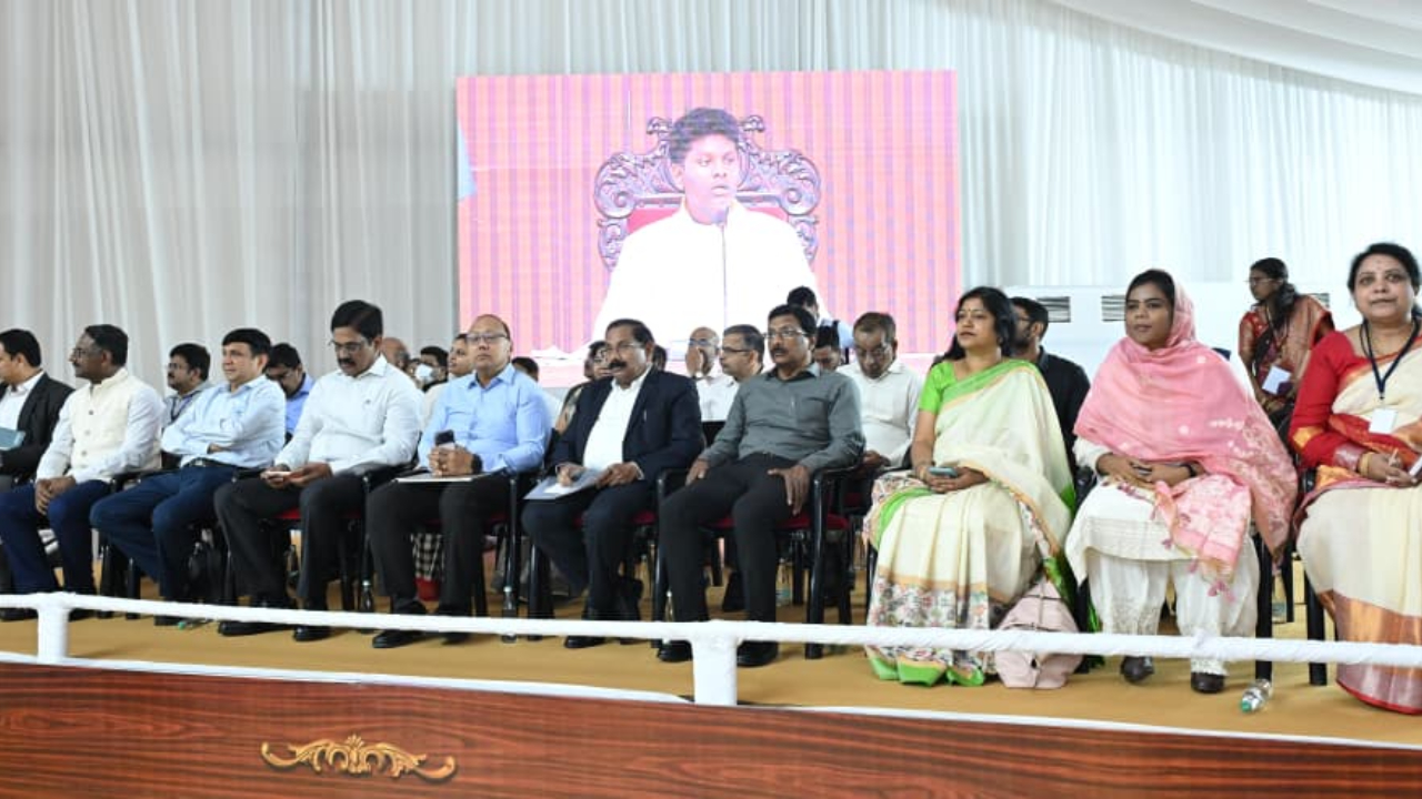 Constitution Day Celebrations: సంవిధాన్ దివస్.. మాక్ అసెంబ్లీని అదరగొట్టిన స్టూడెంట్స్ 