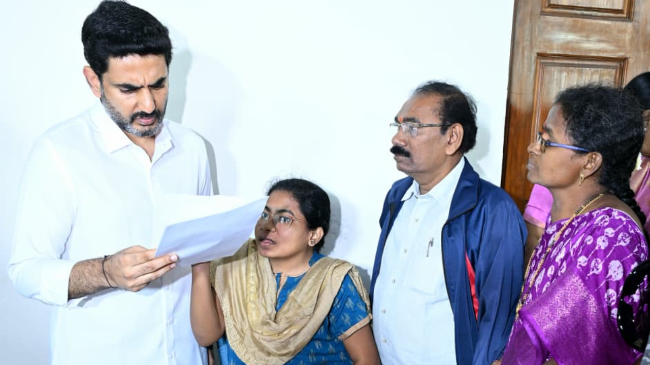 విశాఖ పార్టీ కార్యాలయంలో 77వ రోజు ప్రజాదర్బార్