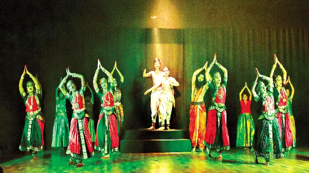 ఆకట్టుకున్న అర్ధనారీశ్వరం నృత్య రూపకం