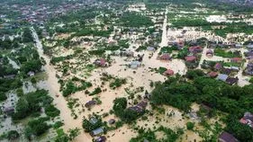 Nellore Floods: ఉమ్మడి నెల్లూరు జిల్లాలో కుండపోత వర్షాలు.. స్వర్ణముఖి నదికి పోటెత్తిన వరద