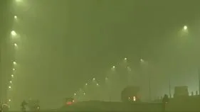 New Delhi Pollution: దట్టమైన పొగమంచు.. ఢిల్లీలో మరింత పెరిగిన వాయుకాలుష్యం