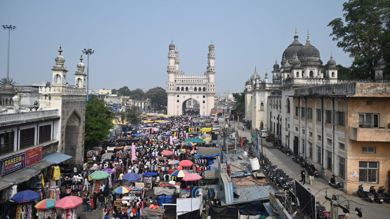 చార్మినార్ భాగ్యలక్ష్మీ దేవాలయానికి పోటేత్తిన భక్తులు