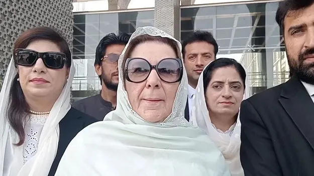 Imran Khan: ఆయనకు ఏమైనా జరిగితే పాక్‌లో కల్లోలం: ఇమ్రాన్ ఖాన్ సోదరి