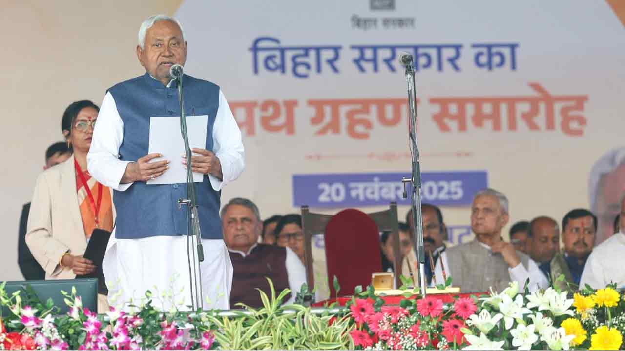 CM Nitish kumar: బిహార్‌లో కొలువు తీరిన నితీశ్ సర్కార్.. 