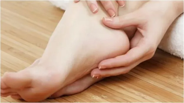 Onion on Feet Fact Check: పాదాలకు ఉల్లిపాయలు పెట్టుకుంటే శరీరం డిటాక్స్ అవుతుందా? 