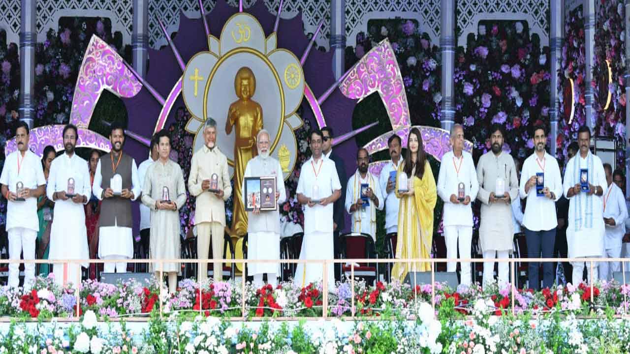 Sri Sathya Sai Centenary Celebrations: శ్రీ సత్యసాయి జయంత్యుత్సవాల్లో ప్రధాని మోదీ