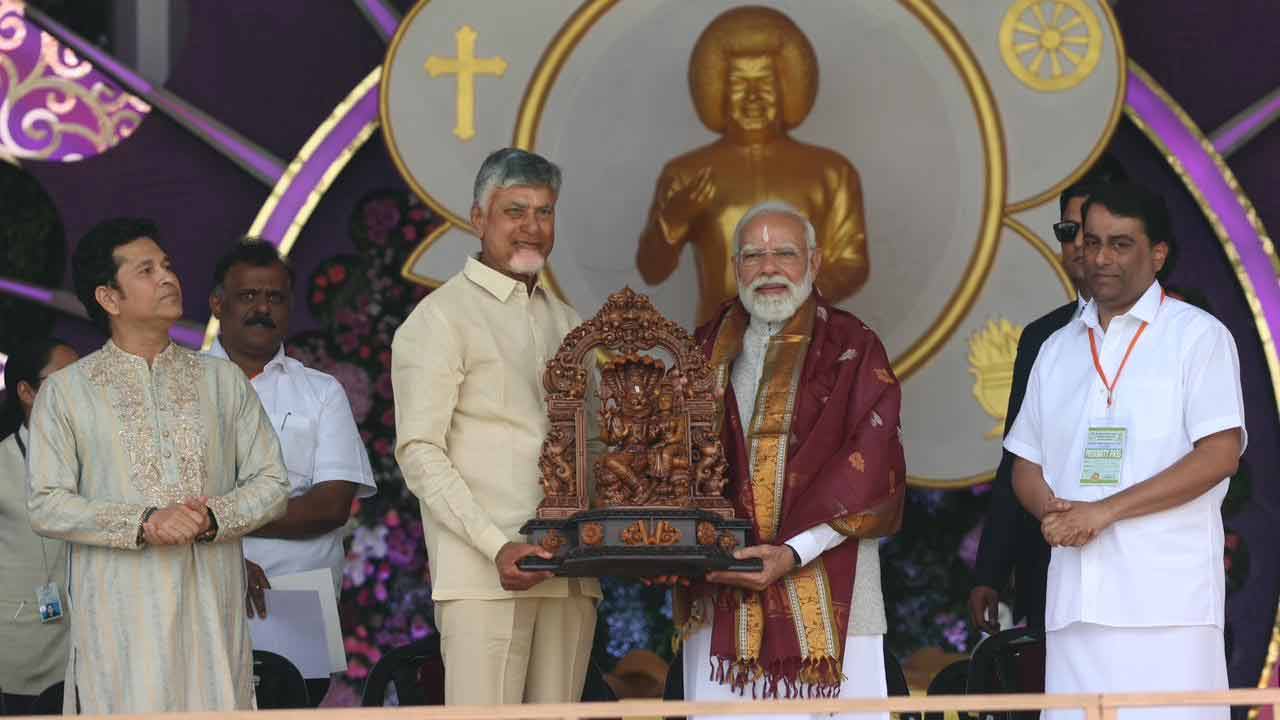 Sri Sathya Sai Centenary Celebrations: శ్రీ సత్యసాయి జయంత్యుత్సవాల్లో ప్రధాని మోదీ