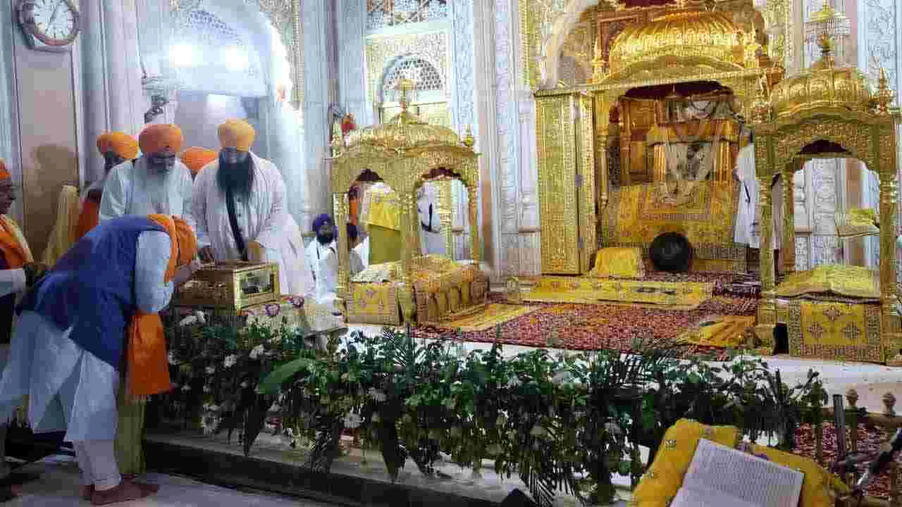 Gurudwara:  గురు గోవింద్ సింగ్ మనల్ని సత్యం, న్యాయం, ధర్మం కోసం నిలబడమన్నారు: ప్రధాని మోదీ