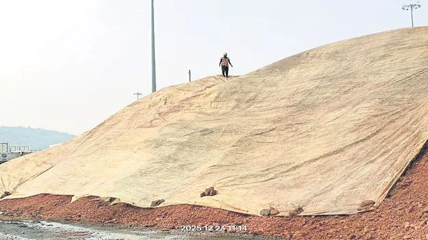 కాలుష్యంపై కొరడా