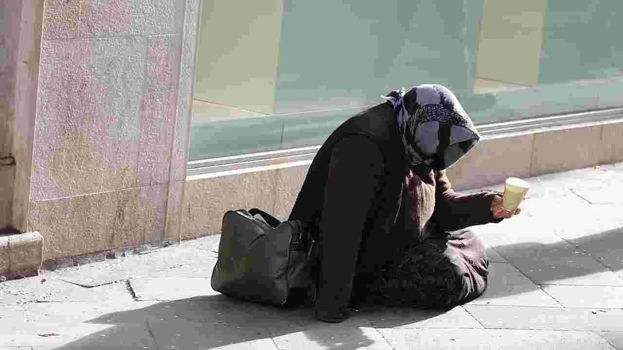 Pakistan Beggars Deported: పరువు పోగొట్టుకుంటున్న పాక్.. సౌదీలో 56 వేల మంది పాక్ యాచకుల బహిష్కరణ