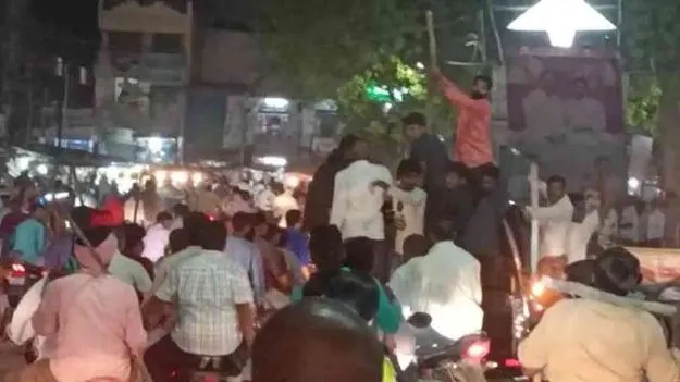 Violent Attack on TDP Workers: జగన్ జన్మదినం వేళ.. వైసీపీ కార్యకర్తల వికృత చేష్టలు