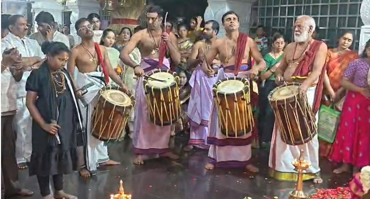 భాగ్యనగరంలో అంగరంగ వైభవంగా గజారోహణం