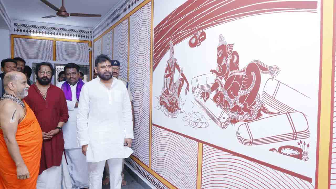 ఉడుపి శ్రీకృష్ణ మఠంలో డిప్యూటీ సీఎం పవన్ కల్యాణ్..