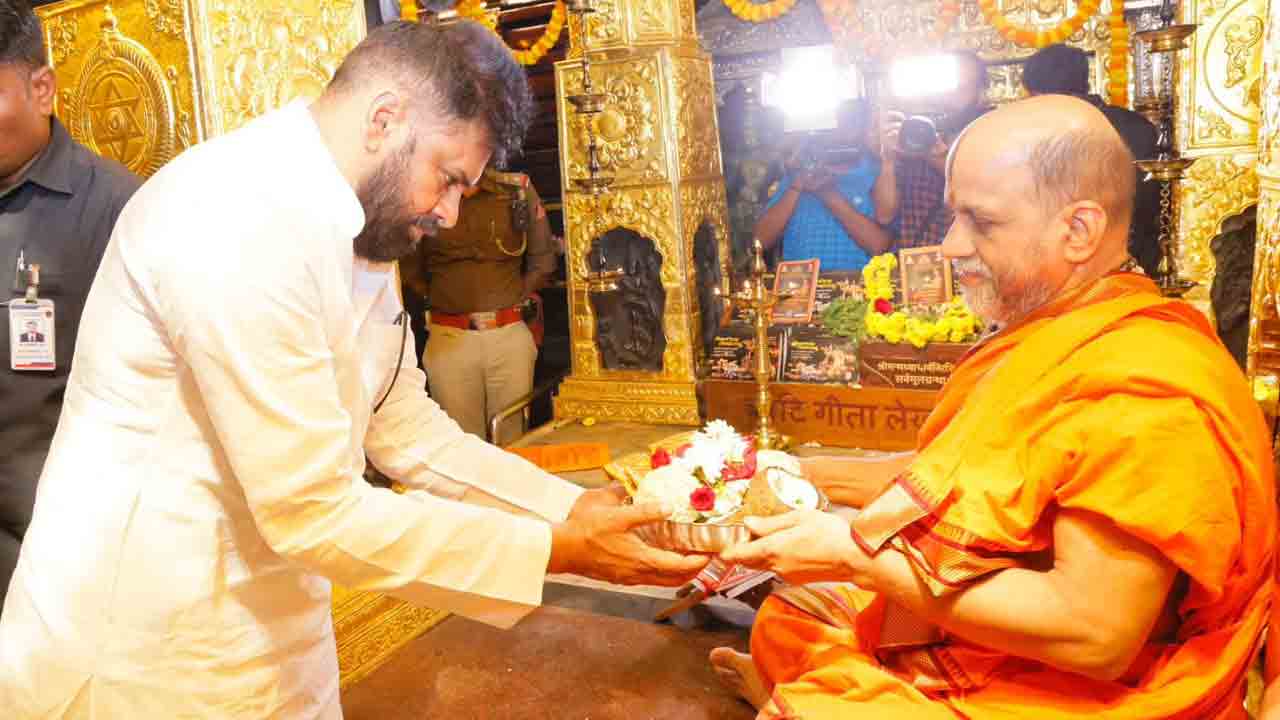 ఉడుపి శ్రీకృష్ణ మఠంలో డిప్యూటీ సీఎం పవన్ కల్యాణ్..