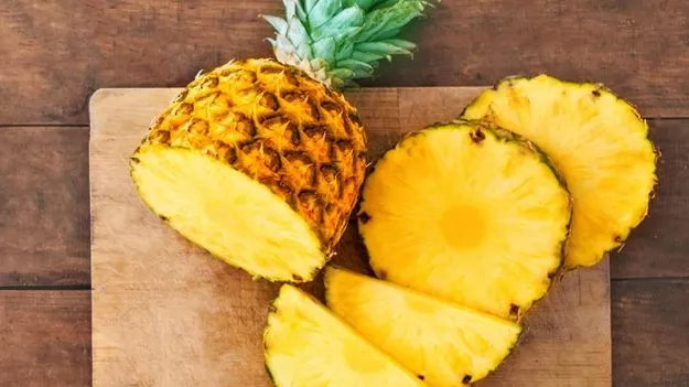 Pineapple Health Risks: పైనాపిల్ ఈ వ్యక్తులకు విషంతో సమానం.!