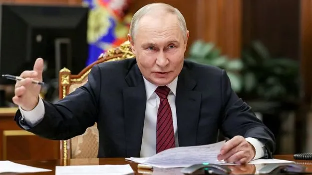 Putin: మరిన్ని ఉక్రెయిన్ భూభాగాలను  లాగేసుకుంటాం: పుతిన్ వార్నింగ్