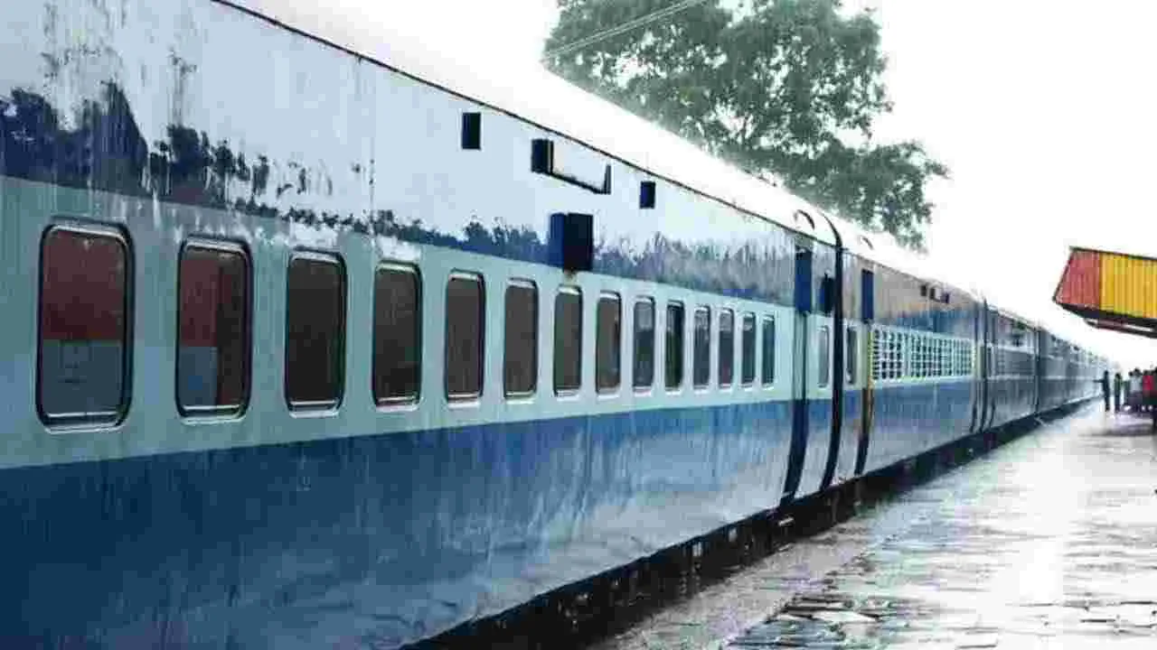 Festival Special Trains: రైల్వే ప్రయాణికులకు గుడ్ న్యూస్.. క్రిస్మస్‌కు స్పెషల్ ట్రైన్స్..
