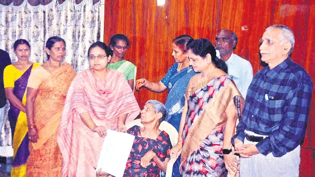 అమ్మకు న్యాయం చేశారు!