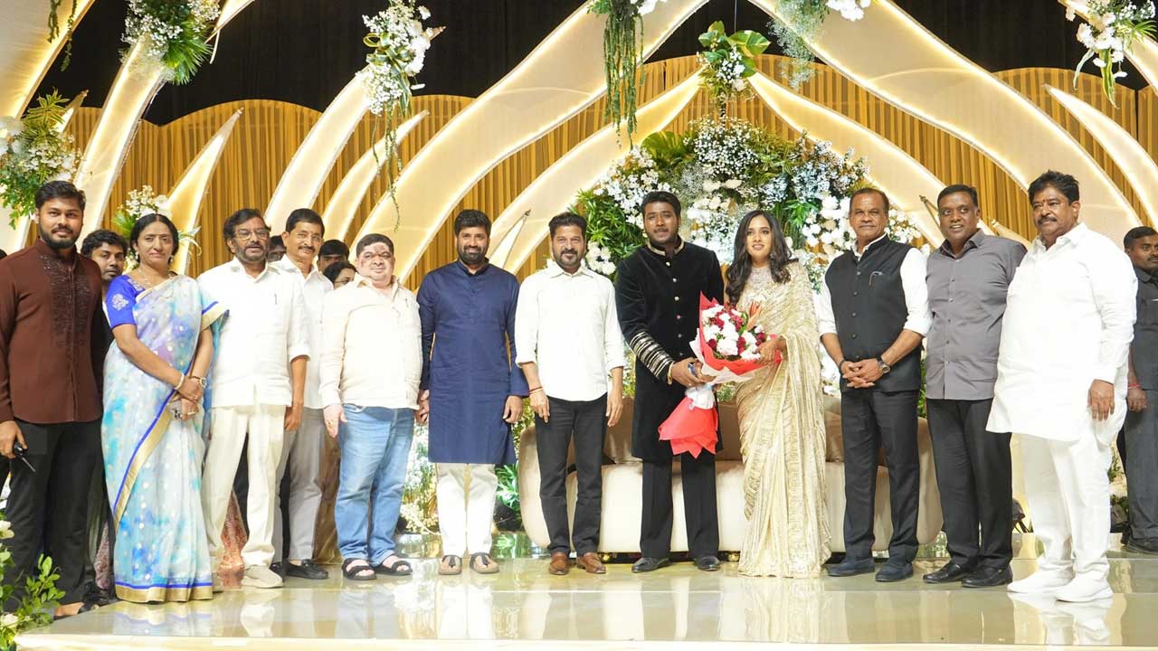 CM Revanth Reddy: ప్రముఖ సింగర్ రాహుల్ సిప్లిగంజ్,  హరిణ్యారెడ్డి  వివాహ వేడుక.. హాజరైన సీఎం రేవంత్‌రెడ్డి