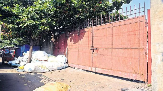 జీవీఎంసీ స్థలం కబ్జా