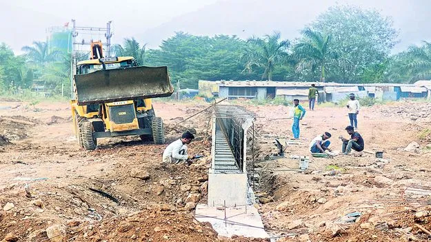 పట్టాలెక్కని అభివృద్ధి!