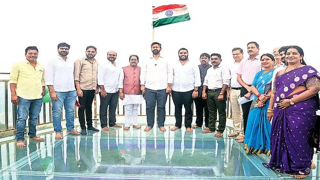 నగరానికి మణిహారం 