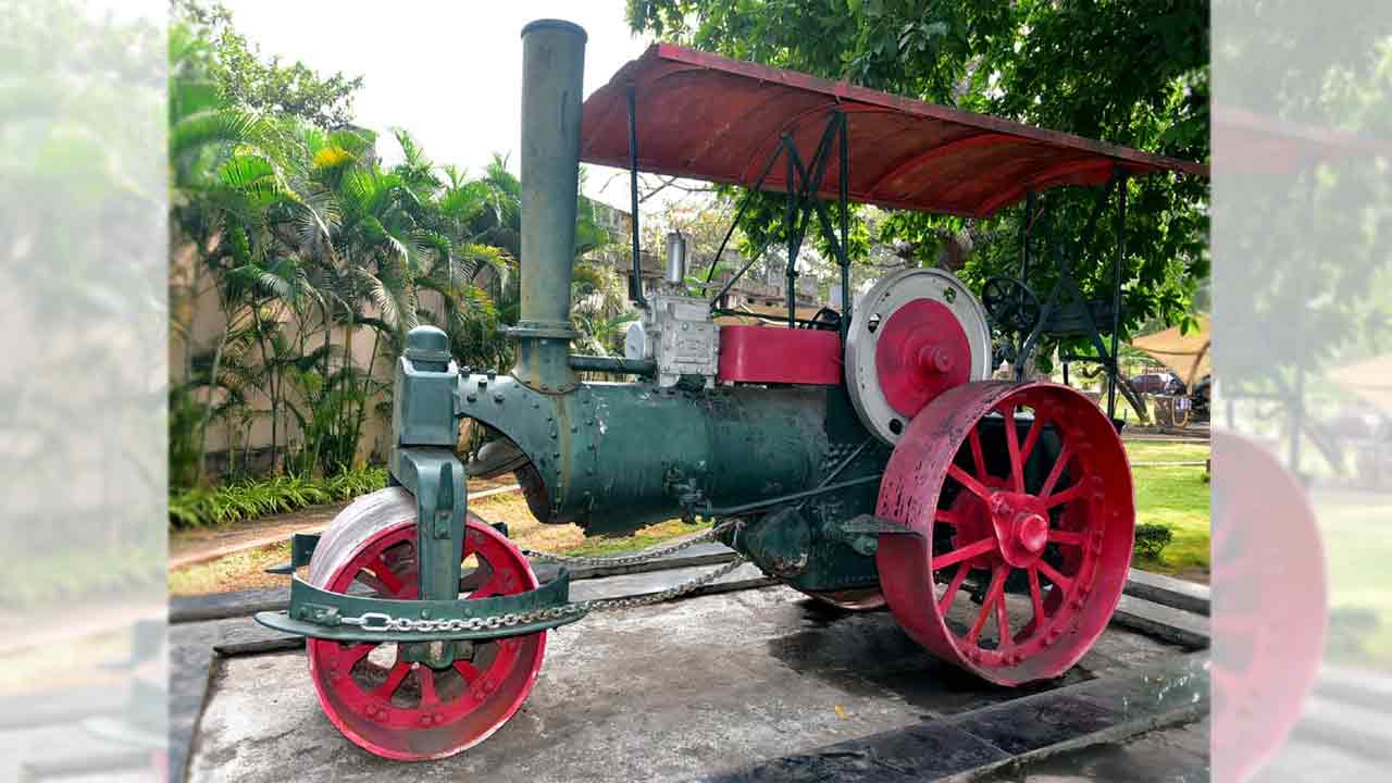 Photo Story: స్టీమ్ రోడ్ రోలర్ నుంచి పింక్ కలర్ పుట్టగొడుగు వరకూ.. ఆశ్చర్యపరిచే చిత్రాలు మీ కోసం.. 