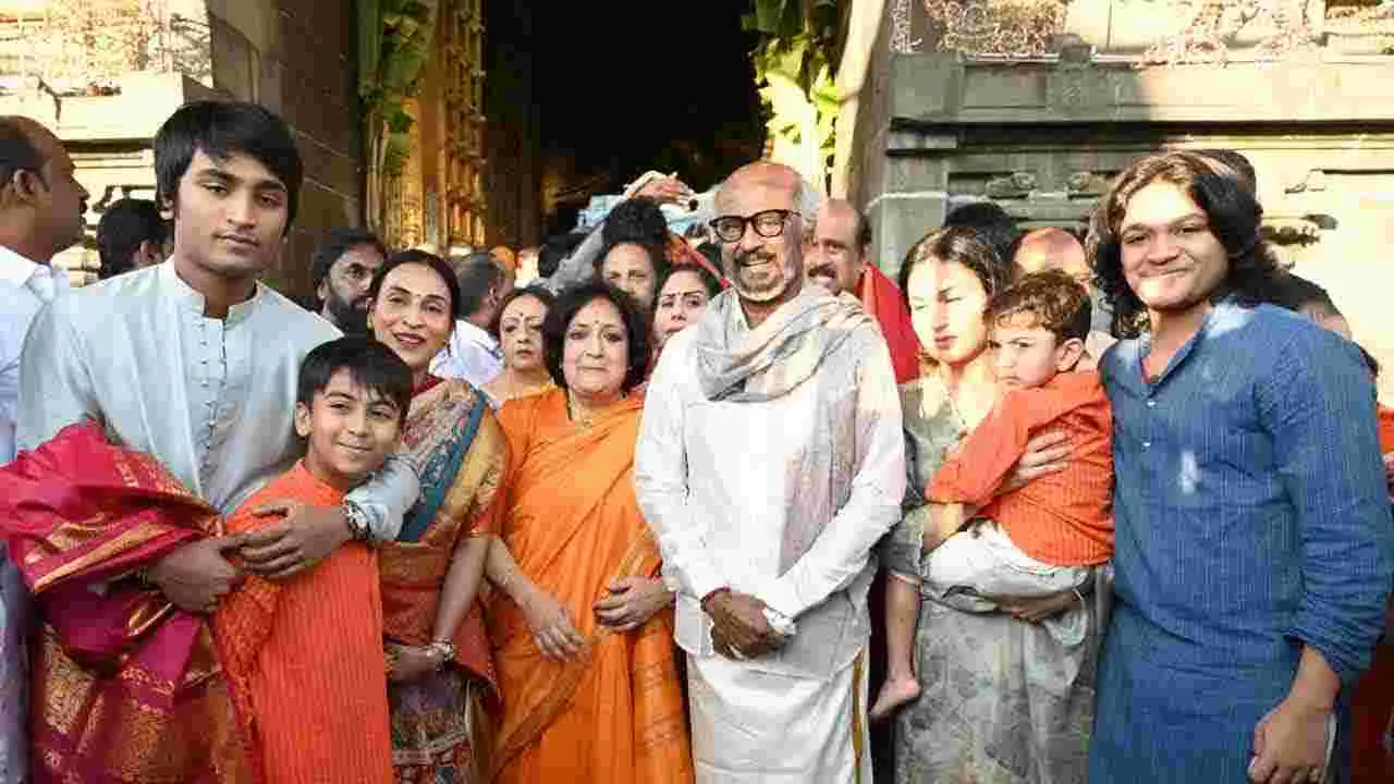 Superstar Rajinikanth: శ్రీవారిని దర్శించుకున్న సూపర్ స్టార్ రజనీకాంత్