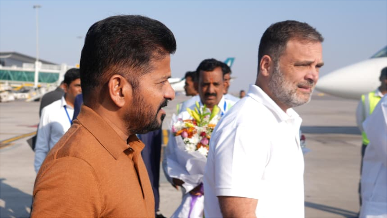 రాహుల్ గాంధీకి స్వాగతం పలికిన ముఖ్యమంత్రి రేవంత్ రెడ్డి