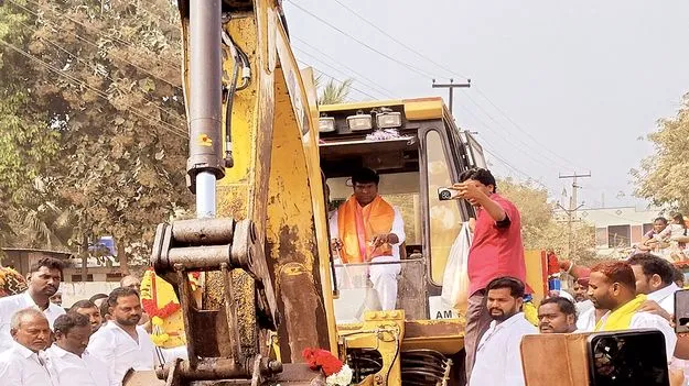 నియోజకవర్గ అభివృద్ధికి కృషి