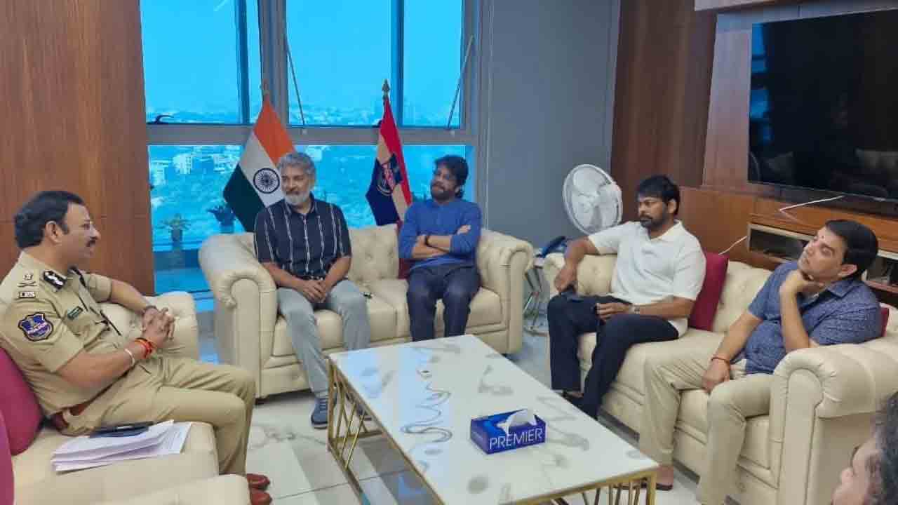 CP Sajjanar:హైదరాబాద్‌ సీపీ సజ్జనార్‌తో సినీ ప్రముఖుల భేటీ