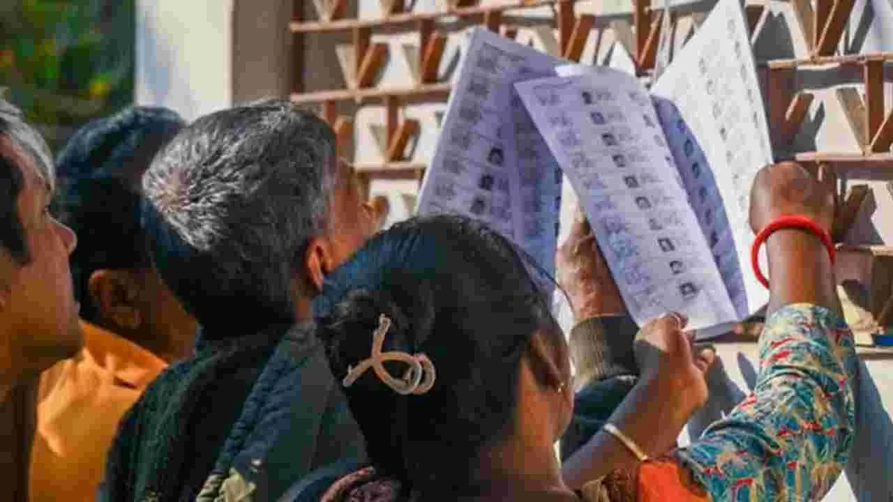 Tamil Nadu And Gujarat SIR: తమిళనాడులో 97 లక్షలు, గుజరాత్‌లో 73 లక్షల ఓట్లు తొలగింపు