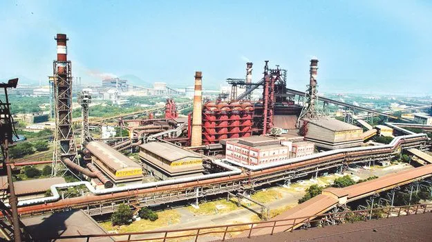 కదంతొక్కిన ఉక్కు నిర్వాసితులు